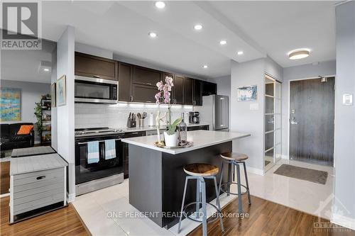 1408 - 1785 Frobisher Lane, Ottawa, ON - Indoor Photo Showing Kitchen With Upgraded Kitchen