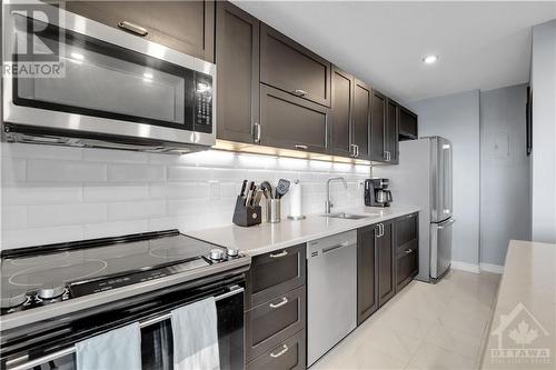 1408 - 1785 Frobisher Lane, Ottawa, ON - Indoor Photo Showing Kitchen With Upgraded Kitchen