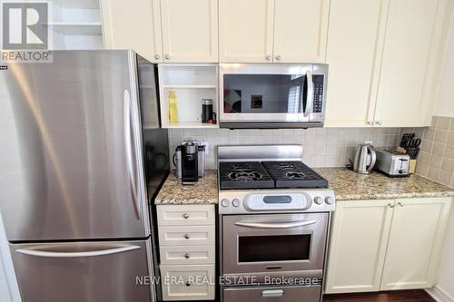 11 - 60 Carr Street, Toronto (Kensington-Chinatown), ON - Indoor Photo Showing Kitchen