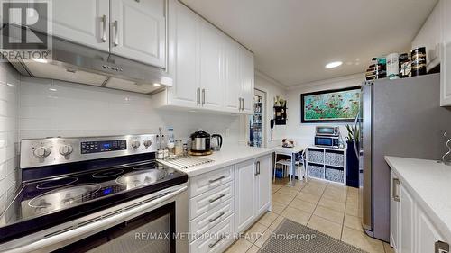 604 - 121 Trudelle Street, Toronto (Eglinton East), ON - Indoor Photo Showing Kitchen