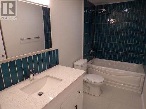 44 Farrell Crescent, Elliot Lake, ON - Indoor Photo Showing Bathroom