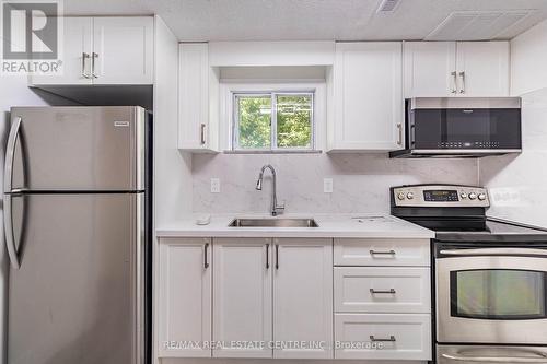 114 Sexton Crescent, Toronto, ON - Indoor Photo Showing Kitchen With Stainless Steel Kitchen