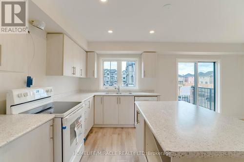 22 Jerome Way, Clarington (Bowmanville), ON - Indoor Photo Showing Kitchen