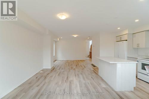 22 Jerome Way, Clarington (Bowmanville), ON - Indoor Photo Showing Kitchen