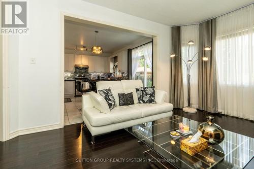 239 Dalgleish Gardens, Milton, ON - Indoor Photo Showing Living Room