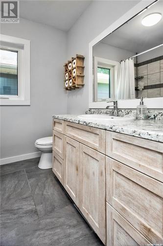 355 20Th Street E, Prince Albert, SK - Indoor Photo Showing Bathroom