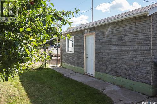 355 20Th Street E, Prince Albert, SK - Outdoor