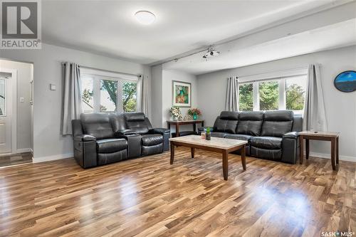 355 20Th Street E, Prince Albert, SK - Indoor Photo Showing Living Room