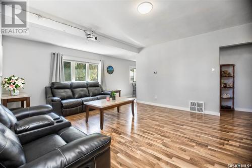 355 20Th Street E, Prince Albert, SK - Indoor Photo Showing Living Room