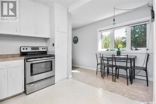 355 20Th Street E, Prince Albert, SK - Indoor Photo Showing Kitchen