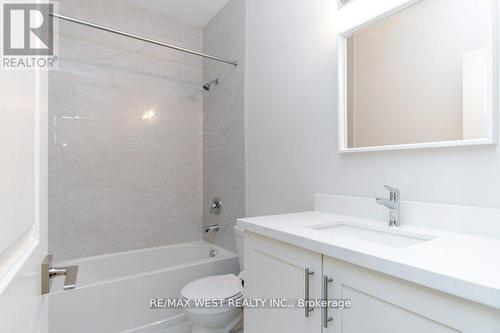 715 Ebony Avenue, Mississauga (Lakeview), ON - Indoor Photo Showing Bathroom