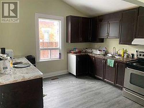 66 John Street, Brampton, ON - Indoor Photo Showing Kitchen