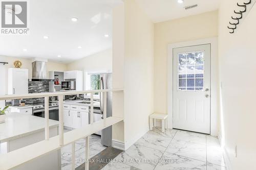 21 Shirley Anne Drive S, Kawartha Lakes, ON - Indoor Photo Showing Kitchen