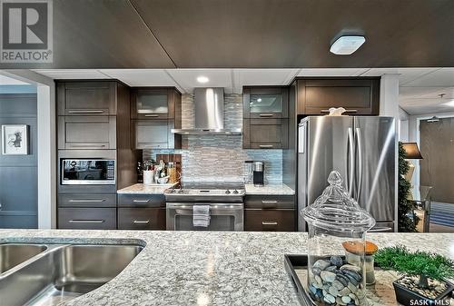 804 611 University Drive, Saskatoon, SK - Indoor Photo Showing Kitchen With Double Sink With Upgraded Kitchen