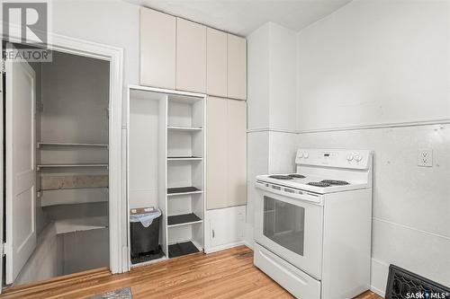 2228 Lorne Avenue S, Saskatoon, SK - Indoor Photo Showing Kitchen