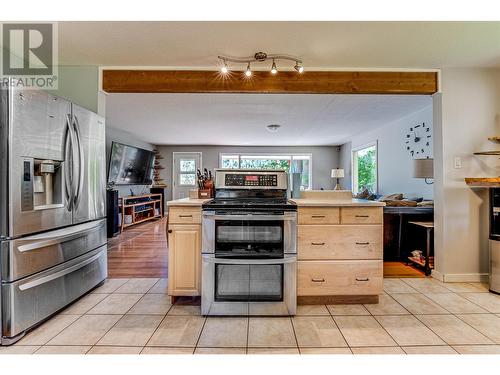 2888 Mabel Lake Road, Enderby, BC - Indoor Photo Showing Kitchen