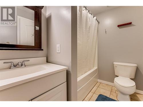 2888 Mabel Lake Road, Enderby, BC - Indoor Photo Showing Bathroom