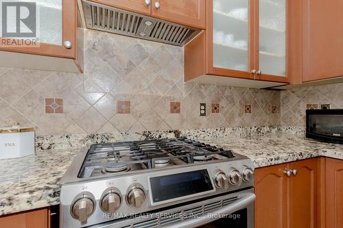 475 Van Kirk Drive, Brampton, ON - Indoor Photo Showing Kitchen With Upgraded Kitchen