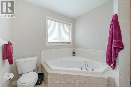 2382 Sequoia Way, Oakville (West Oak Trails), ON - Indoor Photo Showing Bathroom