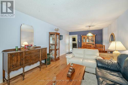 2382 Sequoia Way, Oakville (West Oak Trails), ON - Indoor Photo Showing Living Room