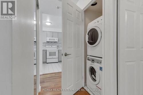 711 - 2177 Burnhamthorpe Road W, Mississauga (Erin Mills), ON - Indoor Photo Showing Laundry Room