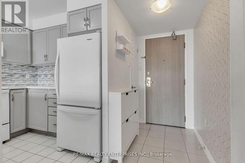 711 - 2177 Burnhamthorpe Road W, Mississauga, ON - Indoor