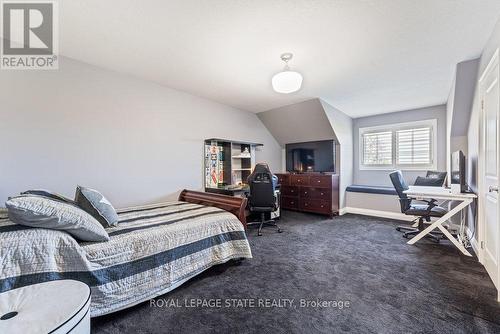 1467 Book Road W, Hamilton, ON - Indoor Photo Showing Bedroom