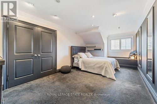 1467 Book Road W, Hamilton, ON - Indoor Photo Showing Bedroom