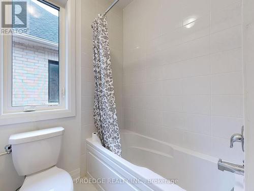 2856 Foxden Square, Pickering, ON - Indoor Photo Showing Bathroom