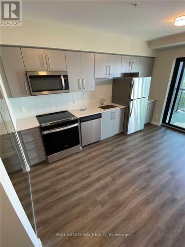 1605 - 15 Queen Street S, Hamilton, ON - Indoor Photo Showing Kitchen