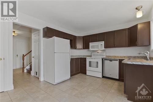 119 Inverary Drive, Ottawa, ON - Indoor Photo Showing Kitchen