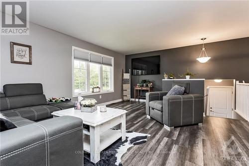 1100 Prestonvale Road, Drummond/North Elmsley, ON - Indoor Photo Showing Living Room