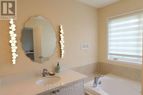 49 Walkview Crescent, Richmond Hill (Oak Ridges), ON - Indoor Photo Showing Bathroom