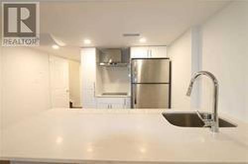 49 Walkview Crescent, Richmond Hill (Oak Ridges), ON - Indoor Photo Showing Kitchen With Double Sink