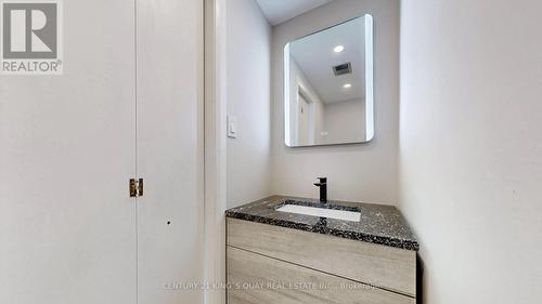 137 Lawrence Avenue E, Toronto (Lawrence Park South), ON - Indoor Photo Showing Bathroom