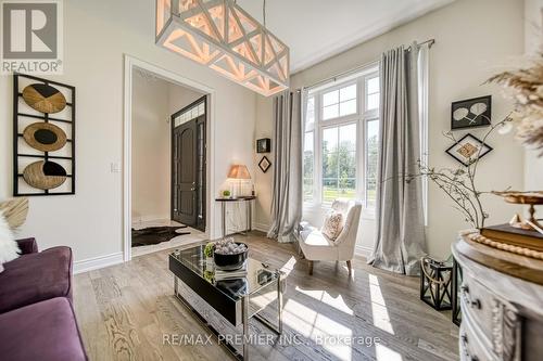 116 Klein Mills Road, Vaughan, ON - Indoor Photo Showing Living Room