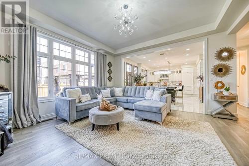 116 Klein Mills Road, Vaughan, ON - Indoor Photo Showing Living Room