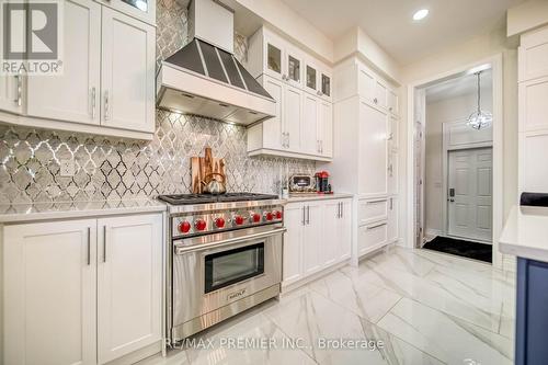 116 Klein Mills Road, Vaughan, ON - Indoor Photo Showing Kitchen With Upgraded Kitchen