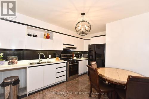 71 Delia Place, Vaughan, ON - Indoor Photo Showing Kitchen With Double Sink