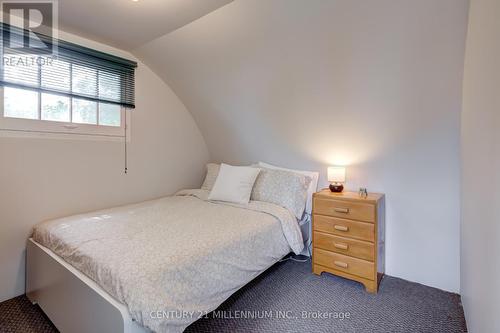 16 William Avenue, Wasaga Beach, ON - Indoor Photo Showing Bedroom