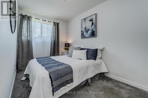 2 - 165 Green Valley Drive, Waterloo, ON - Indoor Photo Showing Bedroom