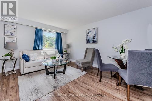 2 - 165 Green Valley Drive, Waterloo, ON - Indoor Photo Showing Living Room