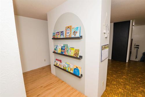 26148 Pr 245 Highway, Dufferin, MB - Indoor Photo Showing Other Room