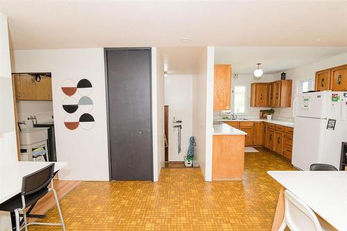 26148 Pr 245 Highway, Dufferin, MB - Indoor Photo Showing Kitchen