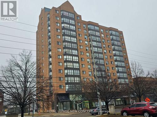 809 - 25 Agnes Street, Mississauga, ON - Outdoor With Facade