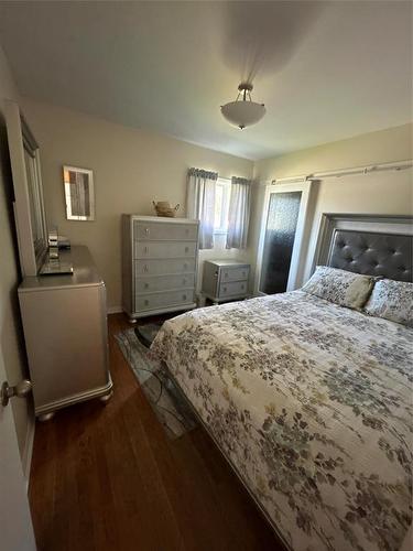 203 8Th Avenue Se, Dauphin, MB - Indoor Photo Showing Bedroom