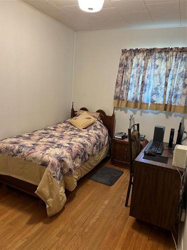 203 8Th Avenue Se, Dauphin, MB - Indoor Photo Showing Bedroom