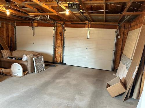 203 8Th Avenue Se, Dauphin, MB - Indoor Photo Showing Garage