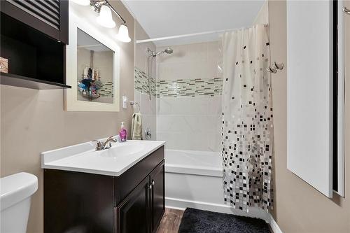 25 Britten Close|Unit #A15, Hamilton, ON - Indoor Photo Showing Bathroom