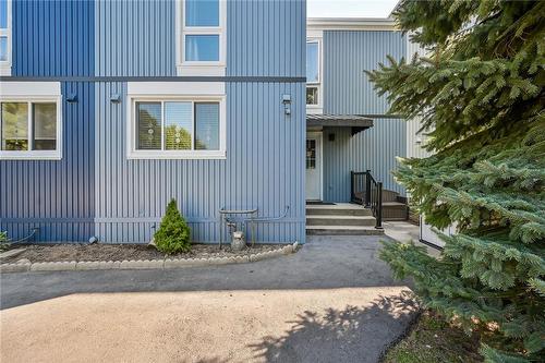 25 Britten Close|Unit #A15, Hamilton, ON - Outdoor